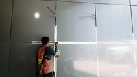 Meski di tengah pandemi COVID-19, pembangunan Underpass Senen Extension terus berjalan.