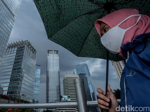 Hampir Seluruh Wilayah di Jatim Diguyur Hujan, Waspada Petir dan Angin Kencang