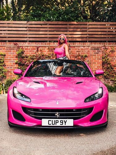 Kado mobil Ferrari