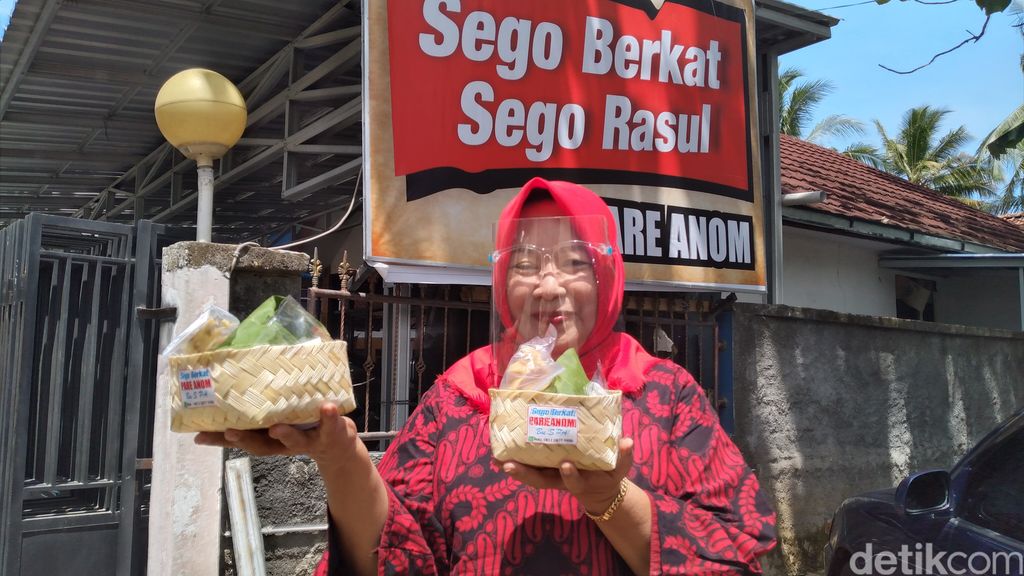 Ke Kulon Progo Wajib Jajan Sego Berkat Pare Anom
