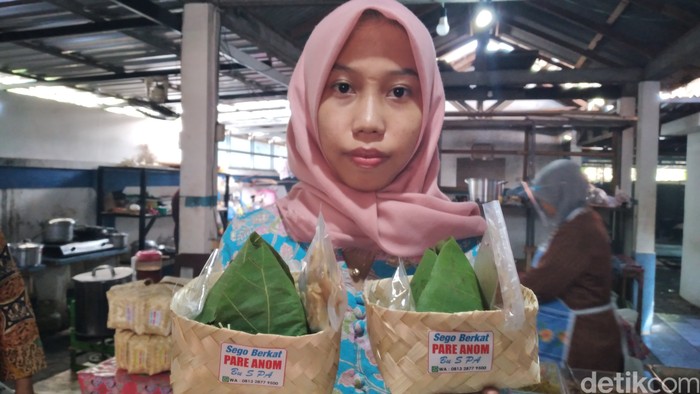 Ke Kulon Progo Wajib Jajan Sego Berkat Pare Anom