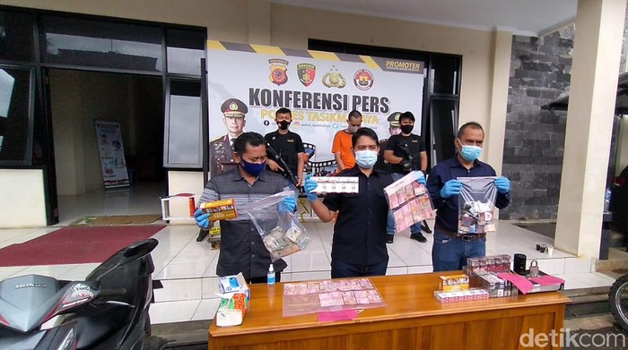 Kepala minimarket di Tasik bobol tempat kerjanya sendiri