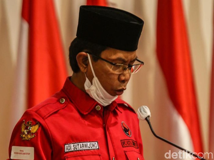 Ketua DPC PDIP Surabaya Adi Sutarwijono