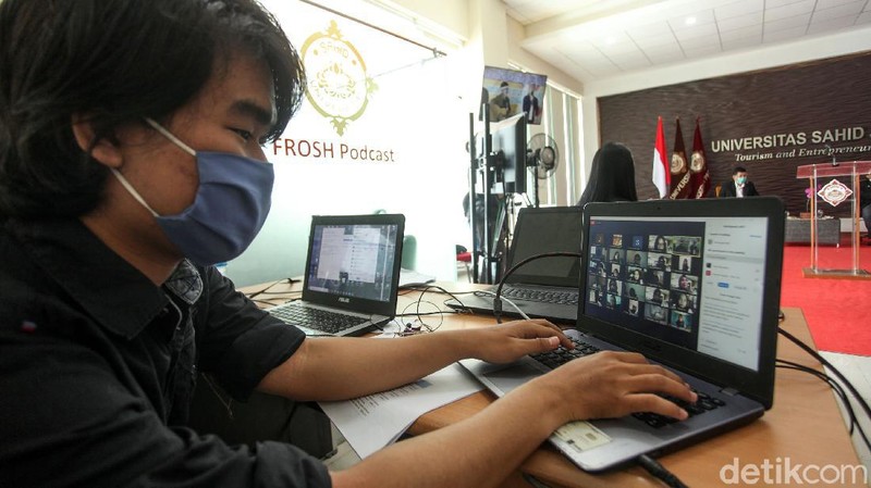 Pandemi COVID-19 membuat Universitas Sahid harus menggelar orientasi mahasiswa baru secara daring, Selasa (22/9/2020). Hal itu dilakukan untuk mencegah penyebaran COVID-19.