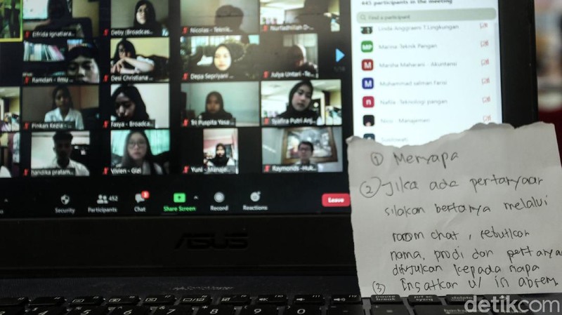 Pandemi COVID-19 membuat Universitas Sahid harus menggelar orientasi mahasiswa baru secara daring, Selasa (22/9/2020). Hal itu dilakukan untuk mencegah penyebaran COVID-19.