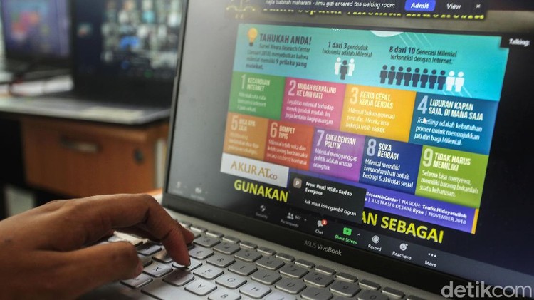 Pandemi COVID-19 membuat Universitas Sahid harus menggelar orientasi mahasiswa baru secara daring, Selasa (22/9/2020). Hal itu dilakukan untuk mencegah penyebaran COVID-19.