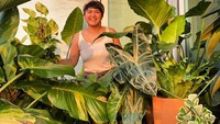 Bukan tanpa alasan, Meira kini coba konsisten melahap makanan sehat. Awal September 2020 ia mengukur umur metabolismenya dan hasilnya ternyata 51. Kondisi ini buruk karena lemak tubuhnya juga di atas rata-rata. Foto: Instagram meiraanastasia