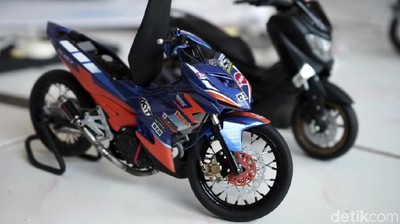 Keren! Miniatur Motor Ini Berbahan Pipa Air