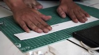 Pengukuran bodi hingga rangka dilakukan agar hasil pembuatan miniatur motor menjadi maksimal.