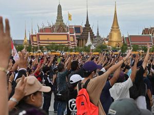 Negeri Gajah Putih Diguncang Tuntutan Reformasi Monarki