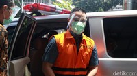 Rezky dan Nurhadi ditangkap KPK setelah menjadi buron selama hampir 4 bulan. Kedua tersangka itu kini ditahan di Rutan KPK.