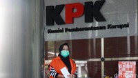 Satu orang tersangka lain yang diperiksa KPK adalah mantan anggota DPRD Sumut Mulyani.