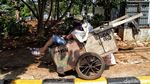Potret Waduk Pluit yang Kumuh dan Tak Terawat