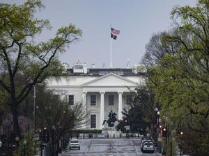 Trump Dikirimi Racun Risin, Polisi Kanada Ikut Turun Tangan