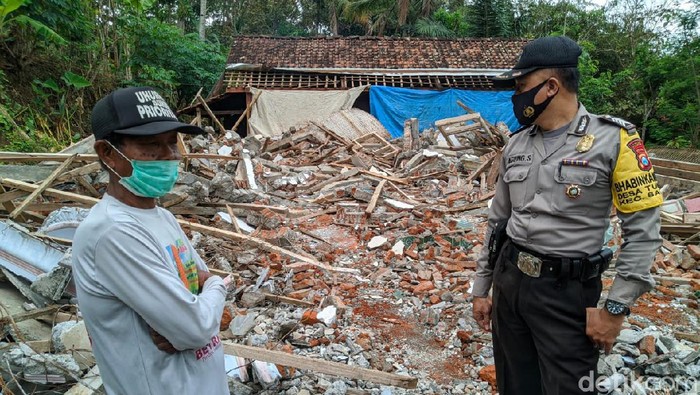 Rumah di Ponorogo Viral Usai Dirobohkan Anak Kandung