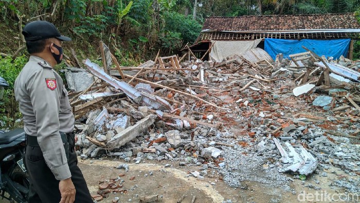 Rumah di Ponorogo Viral Usai Dirobohkan Anak Kandung