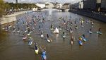 Aksi Keren Peselancar di Festival Surfing Rusia