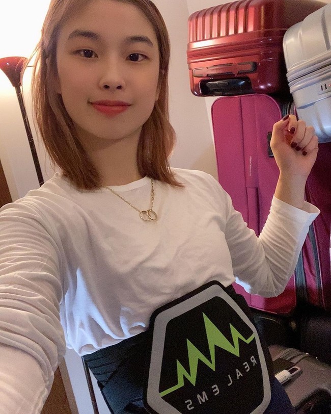 Aku tahu bahwa 99% orang yang memberiku perhatian adalah Army BTS. Aku kehabisan kata-kata dengan banyaknya dukungan dan kata-kata manis yang mereka berikan. Aku akan memastikan diri untuk tidak membuat masalah dengan melakukan yang terbaik untuk tumbuh menjadi atlet yang sukses, tulisnya. Foto: Instagram @jiyeon.s_0