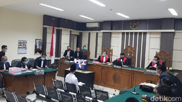 Sidang kasus dugaan suap PDAM Kudus di Pengadilan Tipikor Semarang, Selasa (22/9/2020).