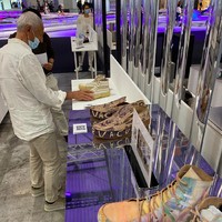 Menyusul kesuksesan tersebut, Pijakbumi diundang kembali untuk ambil bagian di MICAM 2020 periode 20-23 September. Dalam kesempatan tersebut, Pijakbumi meluncurkan dan menampilkan desain sepatu terbaru dari koleksi Atlas Sneakers. Koleksi ini terbuat dari 90 persen tumbuhan (plant-based), seperti serat-serat natural, dengan aksen yang terbuat dari tenun eceng gondok. Alasnya sendiri terbuat dari bahan karet alami. (Foto: Dok. KBRI Roma)