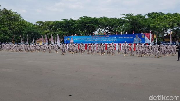Wakapolri Beri Penghargaan ke 302 Pasukan Perdamaian,