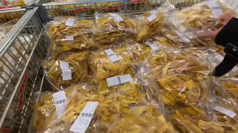 Bukti Produk Indonesia Jadi Incaran di Luar NegeriProduk makanan Indonesia cenderung sulit ditemukan ketika di luar negeri. Tapi di Korea Selatan hingga Arab, kamu bisa menemukan produk Indonesia dengan mudah.