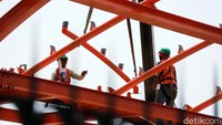 Progres pembangunan proyek revitalisasi di Stasiun KA Bekasi kini telah mencapai 40 persen.