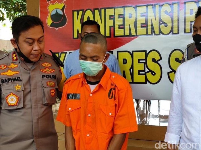Buruh di Sragen cabuli anak di bawah umur dengan ancaman viralkan foto korban. Dalam aksinya, pelaku juga menampak dan mencekik korban. 

Pelaku kini sudah ditangkap dan ditahan di Polres Sragen, Rabu (23/9/2020).