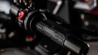 Ada juga opsi fitur lainnya seperti konektivitas Bluetooth, sistem pemanas jok dan hand grip, dan windshield yang bisa disetel secara elektronik. Foto: CFMoto
