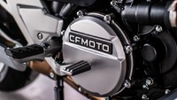 Sejauh ini, belum ada kabar tentang pilihan model dan harga resmi CFMoto 1250TR-G. Namun diperkirakan, moge touring asal China ini bakal mempunyai harga yang lebih murah dari motor-motor serupa buatan Jepang maupun Eropa. Foto: CFMoto