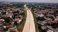 Suasana proyek tol Serpong-Cinere yang belum dioperasikan, Tangerang, Rabu (23/9/2020). Proyek tol yang rencananya akan dioperasikan operasional pada Desember 2020 ini masih terkendala pembebasan lahan.