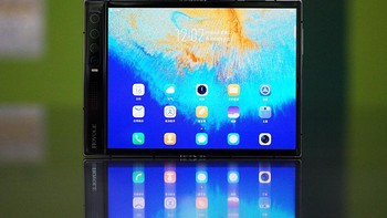 Ukuran layarnya sendiri 7,8 inch saat dibentangkan. Rasionya 4:3 dengan resolusi 1440p. Foto: doc. SinaMobile