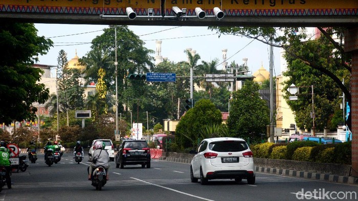 Tilang elektronik mulai diberlakukan di Depok sejak Senin (21/9) lalu. Diketahui penerapan tilang elektronik ini masih dalam tahap uji coba.