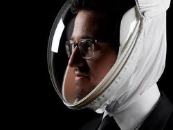 Helm Ini Dirancang Cegah Corona, Respon Netizen Bikin Ngakak