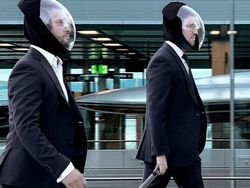 Helm Ini Dirancang Cegah Corona, Respon Netizen Bikin Ngakak