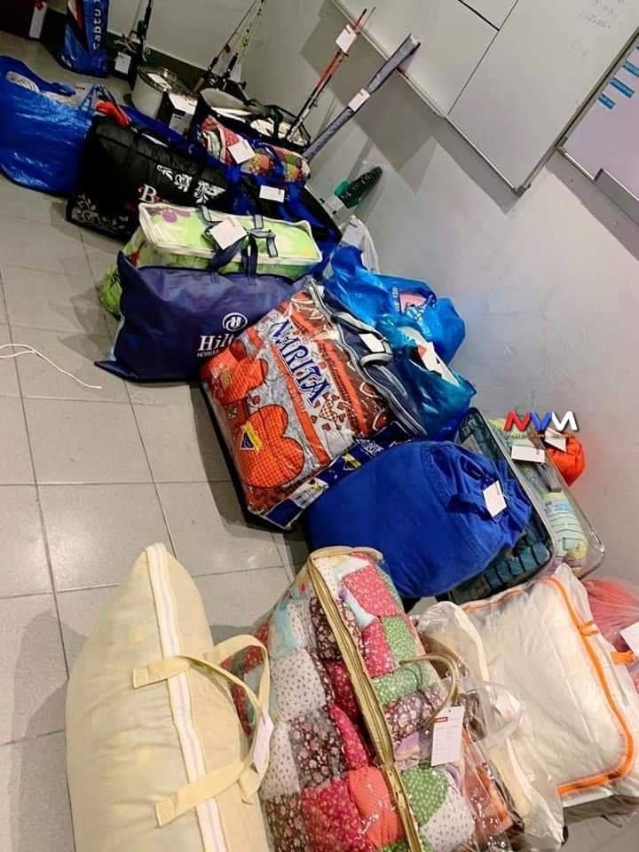 Keluarga di Malaysia Bawa Peralatan Dapur ke Hotel Bintang 5Banyak orang pilih menginap di hotel bintang 5 karena mewah dan fasilitasnya lengkap. Tapi keluarga di Malaysia ini malah banyak alat dapur seperti mau berkemah.