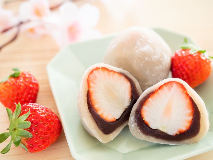 Jajanan Jepang yang ManisJajanan Jepang tak hanya gurih saja, tapi banyak juga yang cita rasanya manis. Seperti kakigori, taiyaki, hingga dorayaki yang empuk.