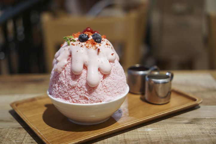 Jajanan Jepang yang ManisJajanan Jepang tak hanya gurih saja, tapi banyak juga yang cita rasanya manis. Seperti kakigori, taiyaki, hingga dorayaki yang empuk.