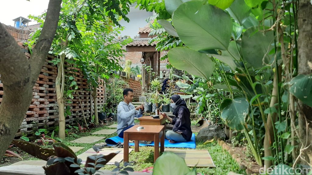 Kafe Taneaberkah, kafe unik yang lokasinya berada di dalam kos ada di Malang