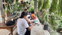Karena berada di rumah kos, Tanaberkah tidak mematok harga yang mahal. Semua minuman dan makanan harganya terjangkau. Foto: Muhammad Aminudin / detikcom