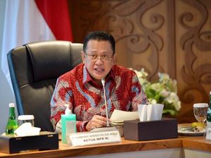 Ketua MPR Minta Menkeu Aktif Jelaskan Manfaat Utang Luar Negeri