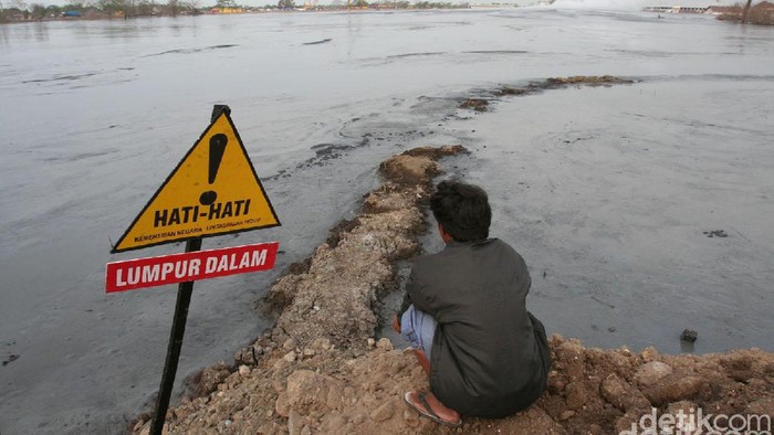 Lumpur Lapindo Luas lahan yang ditenggelamkan lumpur mencapai 640 hektar. Ribuan rumah dan persawahan sirna sejak lumpur menyembur 26 Mei 2006. Bagaimana keganasan lumpur yang mengusir penduduk dari 4 desa dan 3 kecamatan di Sidoarjo itu .Semburan lumpur lapindo belum j