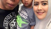 Meski sekarang sudah resmi bercerai dari Kiwil, namun Meggy tetap harus menjalin hubungan baik demi buah hati mereka. Foto: Instagram meggywulandari_real