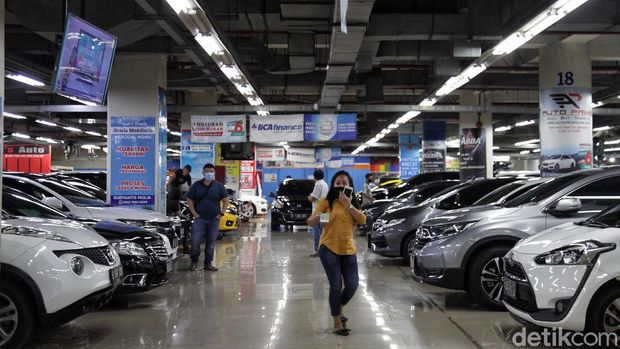 Mobil baru diwacanakan mendapat insentif pembebasan pajak hingga 0 persen. Tapi kebijakan ini dikhawatirkan mengganggu kelangsungan bisnis pedagang mobil bekas.