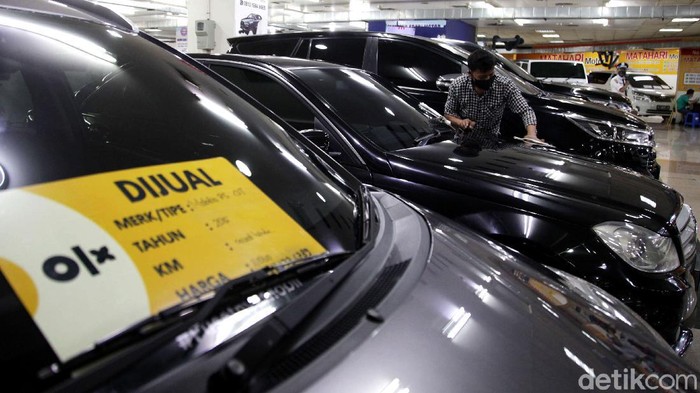 Mobil baru diwacanakan mendapat insentif pembebasan pajak hingga 0 persen. Tapi kebijakan ini dikhawatirkan mengganggu kelangsungan bisnis pedagang mobil bekas.