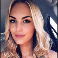 Selebgram Australia bernama Monique Agostino terlibat dalam tindakan kriminal. Di balik penampilannya yang cantik dan anggun, Monique ternyata pernah terjerat beberapa kali kasus pencurian, bahkan mengedarkan narkoba. Foto: dok. Instagram