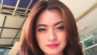 Kecantikan Nathalie Holscher pun menjadi sorotan. Foto: Instagram