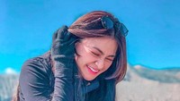 Ini potret saat Nathalie Holscher sebelum memeluk agama Islam dan menjadi mualaf.  Foto: Instagram