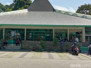 Teka-teki Motif Pria Rusak Masjid di Dago Bandung