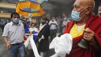 Ang Rita Sherpa pertama kali mencapai puncak gunung tertinggi dunia itu pada tahun 1983. AP Photo/Niranjan Shrestha  